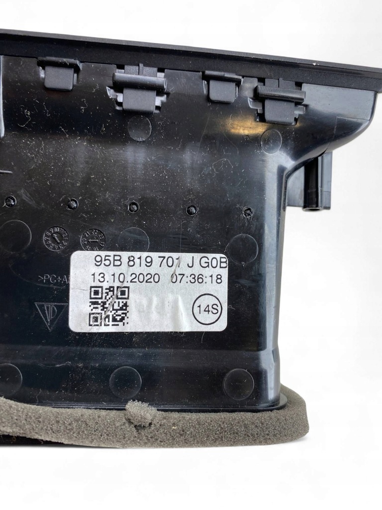 фото №9, Porsche macan 95b бічна решітка обдув панелі приладової панелі