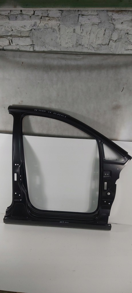 Купити Vw touran 1t0809606h стовпчик  поріг правий передні