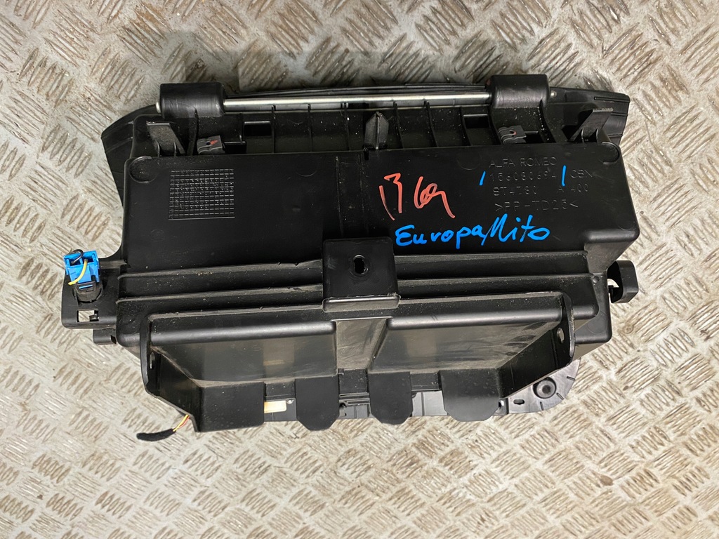 фото №3, Бардачок пасажира alfa romeo mito 156080694