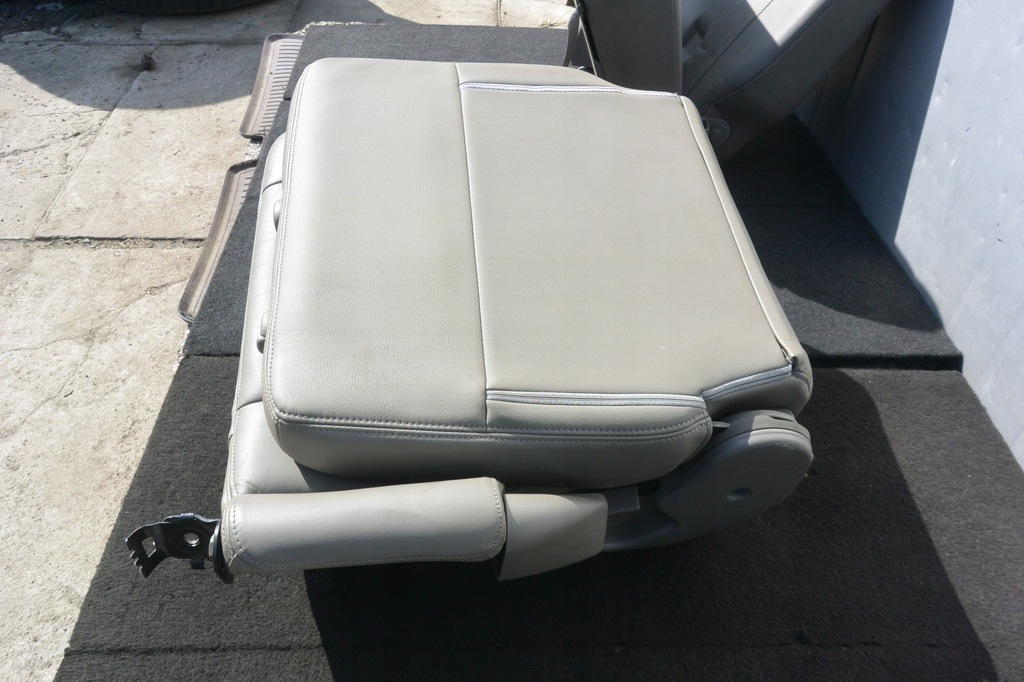 фото №16, Сиденья заднее сиденье салон nissan patrol y61 long 5d кожа 7 мест uk