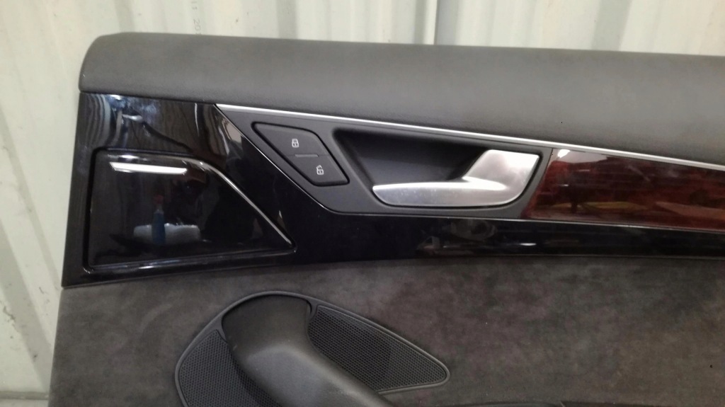 фото №4, Audi a8 4h d4 обивка дверь задняя alcantara