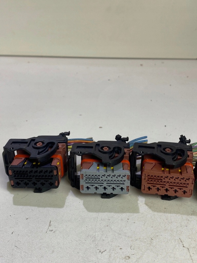 фото №6, Роз'єми штекер колодка коробка запобіжників bsm l08 citroen c4 picasso i