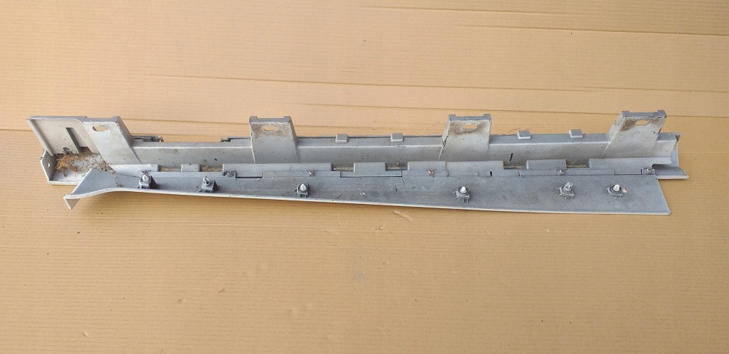 фото №4, Молдинг ліва na двері задні ford transit courier