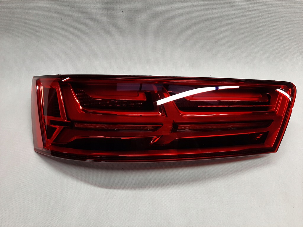 фото №11, Audi q7 sq7 лампи задня matrix 4m0945093e 4m0945094e