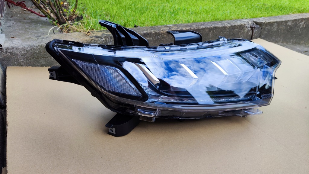 Outlander рестайлинг  19- фара перед full led правый  r европа в Украине