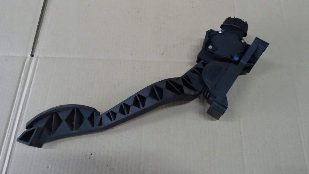 фото №3, Alfa romeo 147 1.9 jtd потенциометр педаль газа