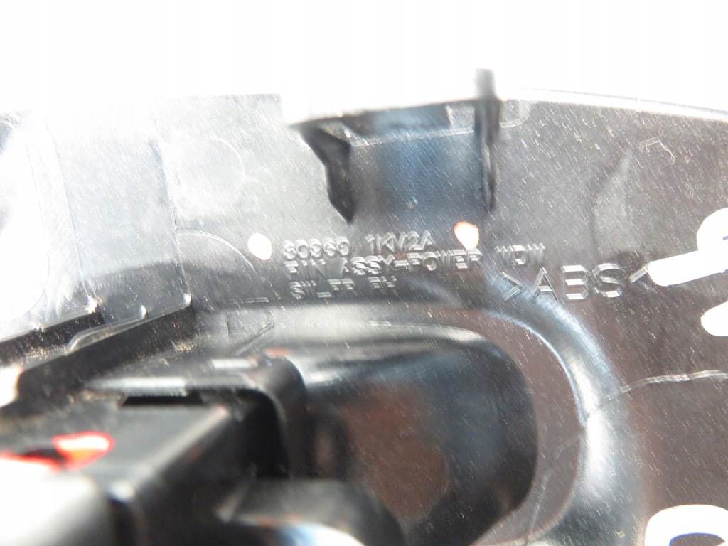 фото №7, Перемикач скло правий перед juke 809601km2a