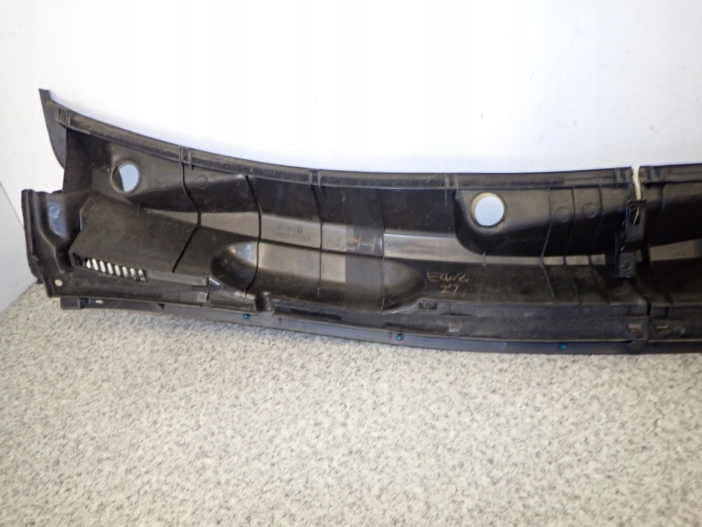 фото №7, Toyota prius ii 03-08 жабо пластиковый