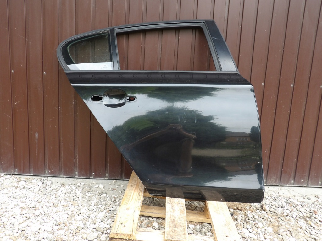 фото №1, Bmw e87 1 дверь правый задняя чёрные