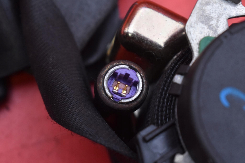 Купити Ремінь безпеки лівий перед натягувач європа  5p0857705b seat altea 1 1 04-09