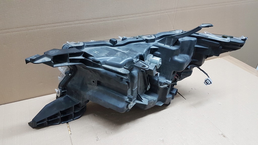 фото №12, Лампа перед правая toyota land cruiser 150 full led