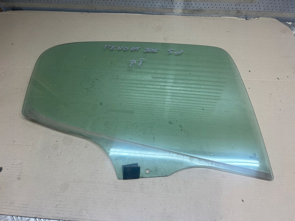 фото №1, Стекло правая задняя peugeot 206 02r hb
