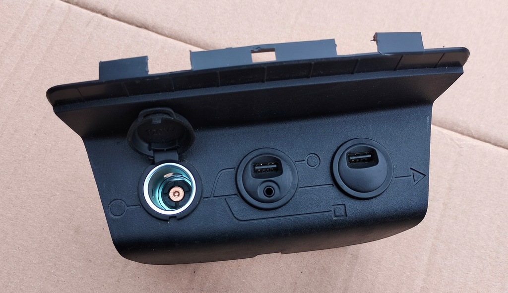 фото №1, Peugeot 2008 роз'єм прикурювача port usb