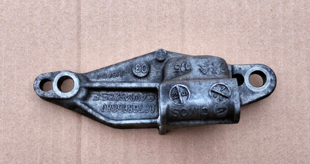 Купить Peugeot 208 1,2 vti кронштейн генератора