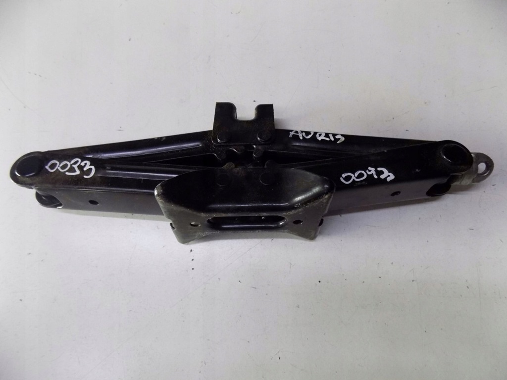 Купити Toyota auris 150 2008 2008 куліса