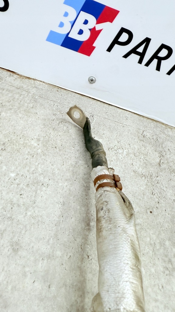 Bmw g05 g06 g07 x5 x6 x7 шланг кабель патрубок стартер 30d 8597156 Недорого