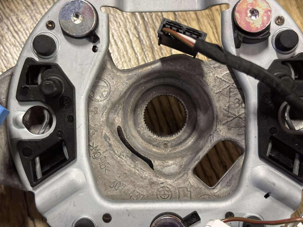 Воздуховод bmw x1 f48 x2 f39 f45 f46 308301464001-ac 7856947 309808985-aa Цена