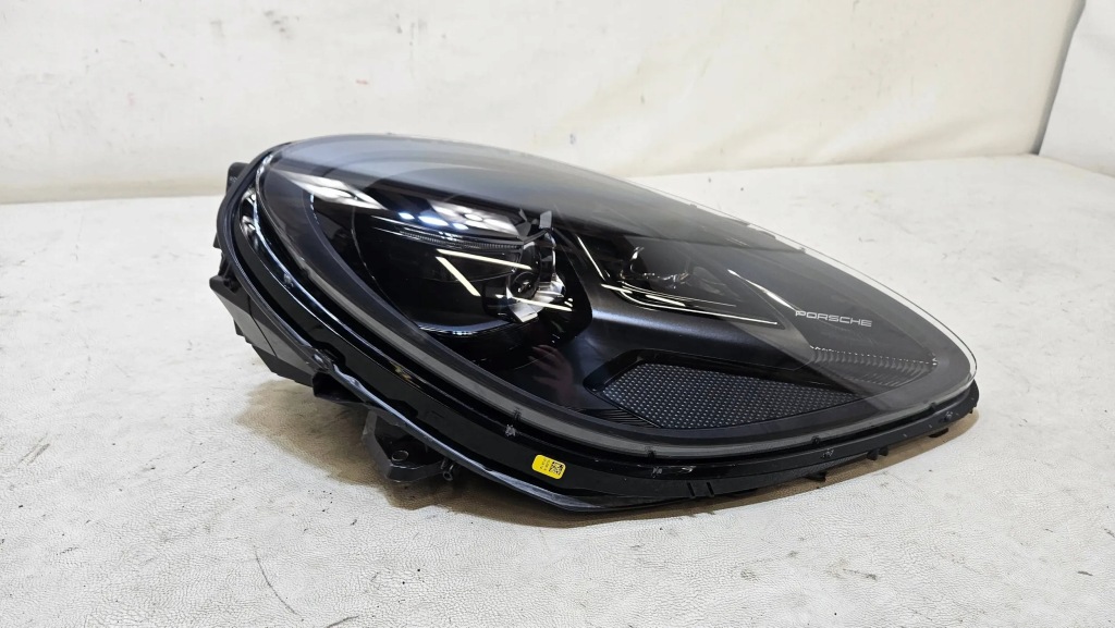 Фара перед передня правий porsche macan 95b рестайлінг  full led gts 95b941010ah Зі Шроту
