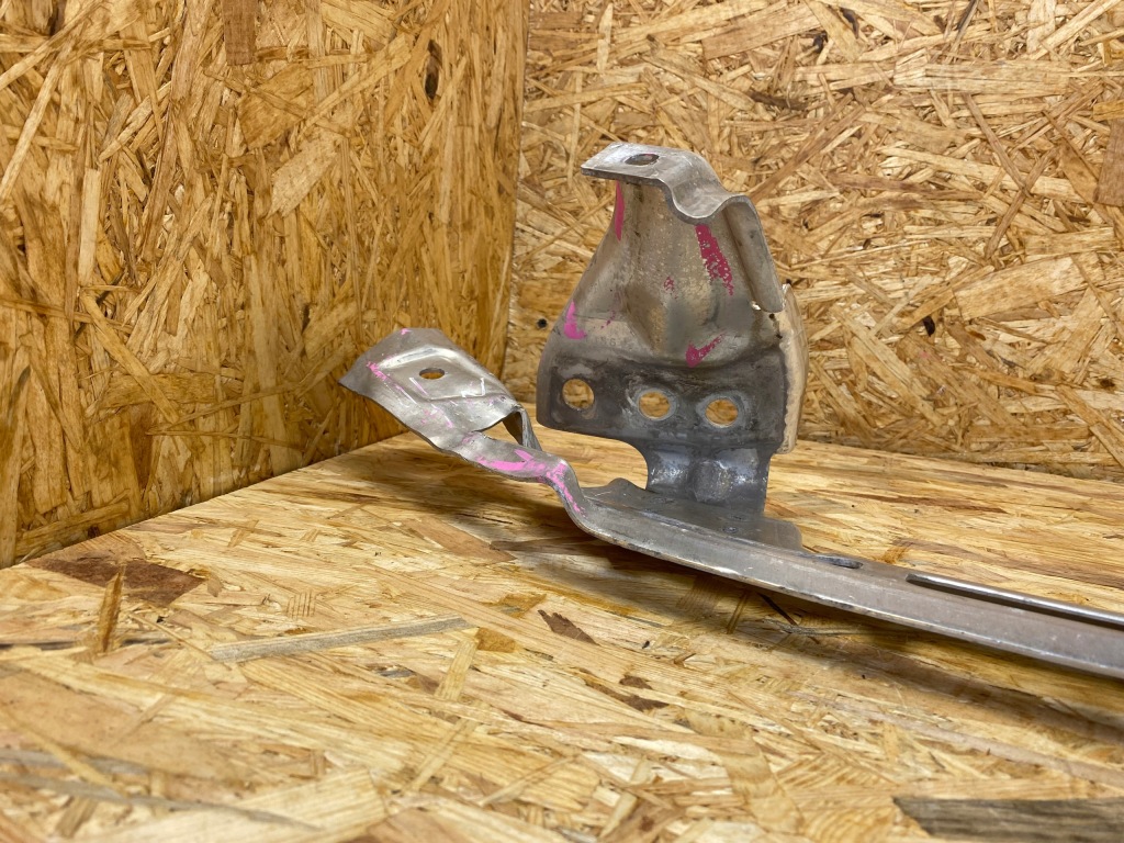 фото №3, Балка бампера перед передня нижня tesla model y 2020-