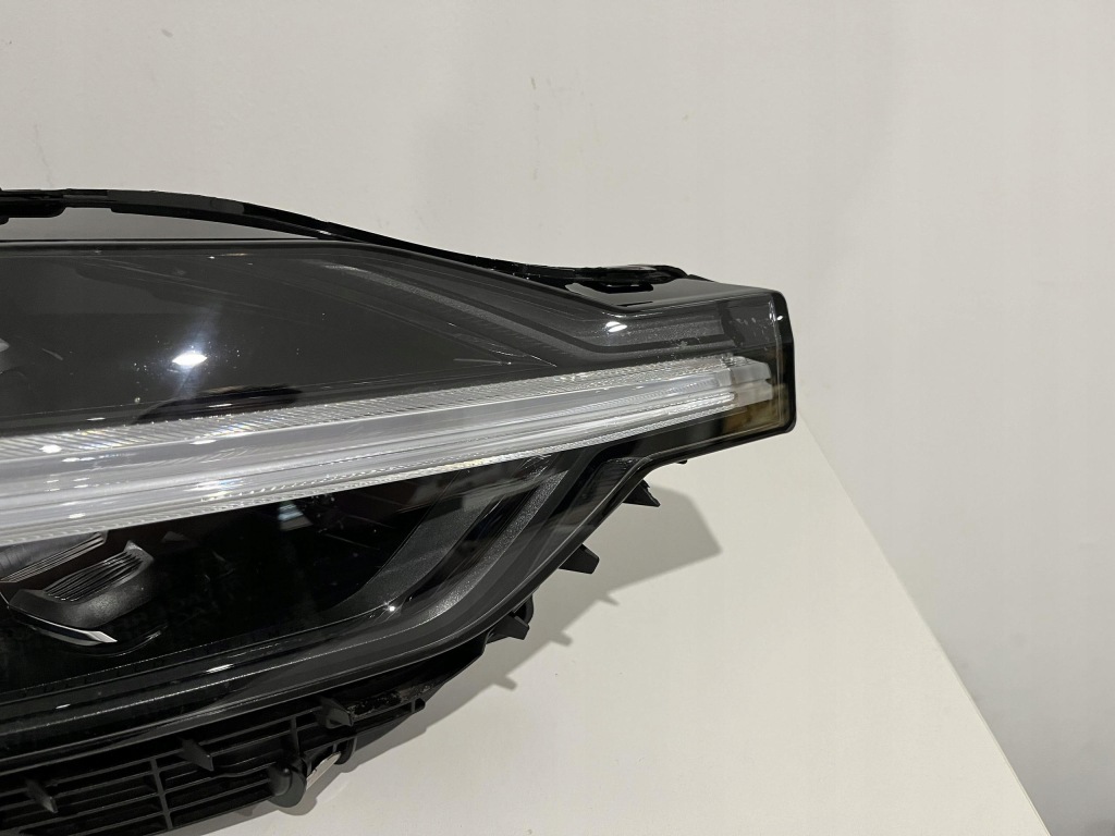 Volvo xc60 2 рестайлинг  фара правая  перед full led 32338977 Киев