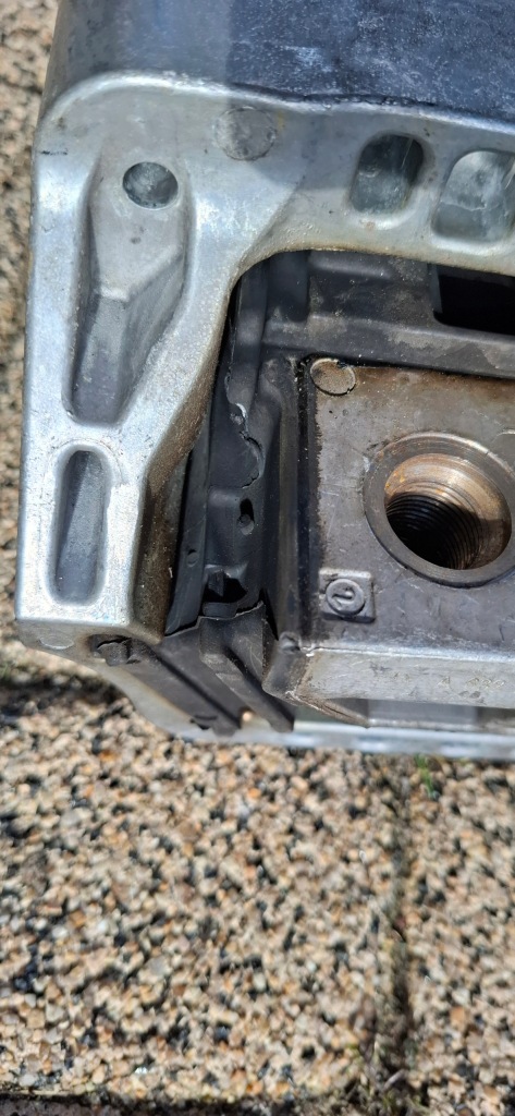 Mercedes integro intouro setra 400 подушка подшипник двигателя a6322410013 с Разборки