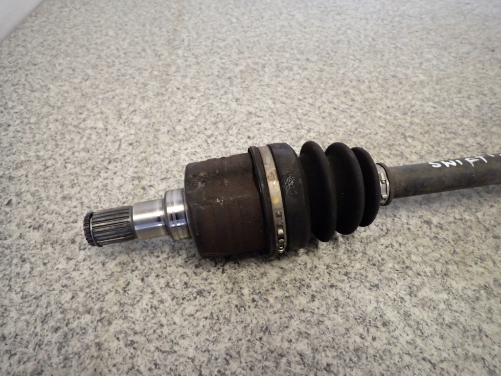 фото №2, Suzuki swift 1.3i 07-09 приводной вал półośka левая