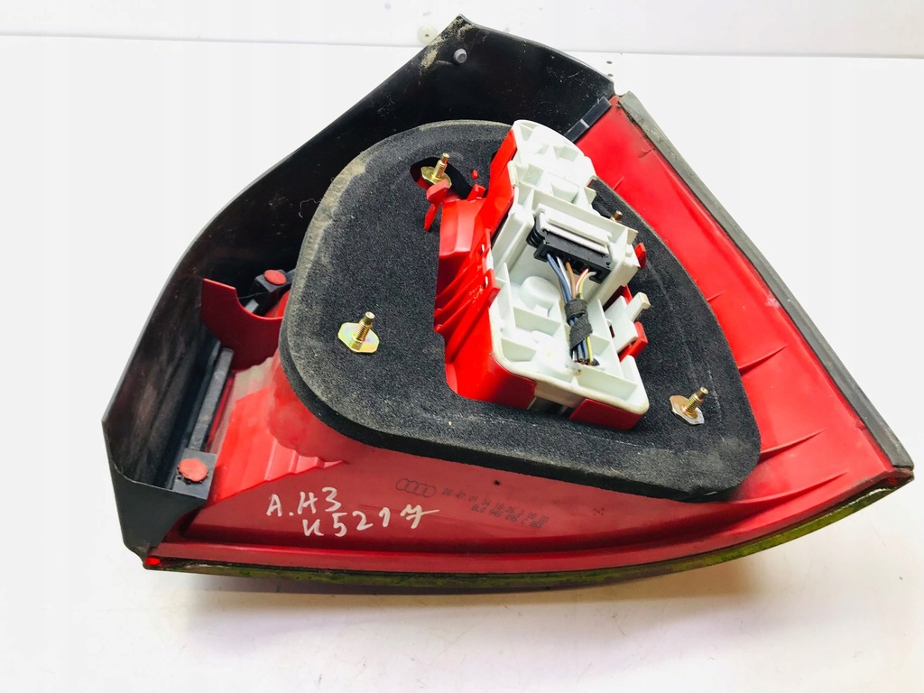 фото №10, Audi a3 s3 8l 2003 левая сторона лампа задняя