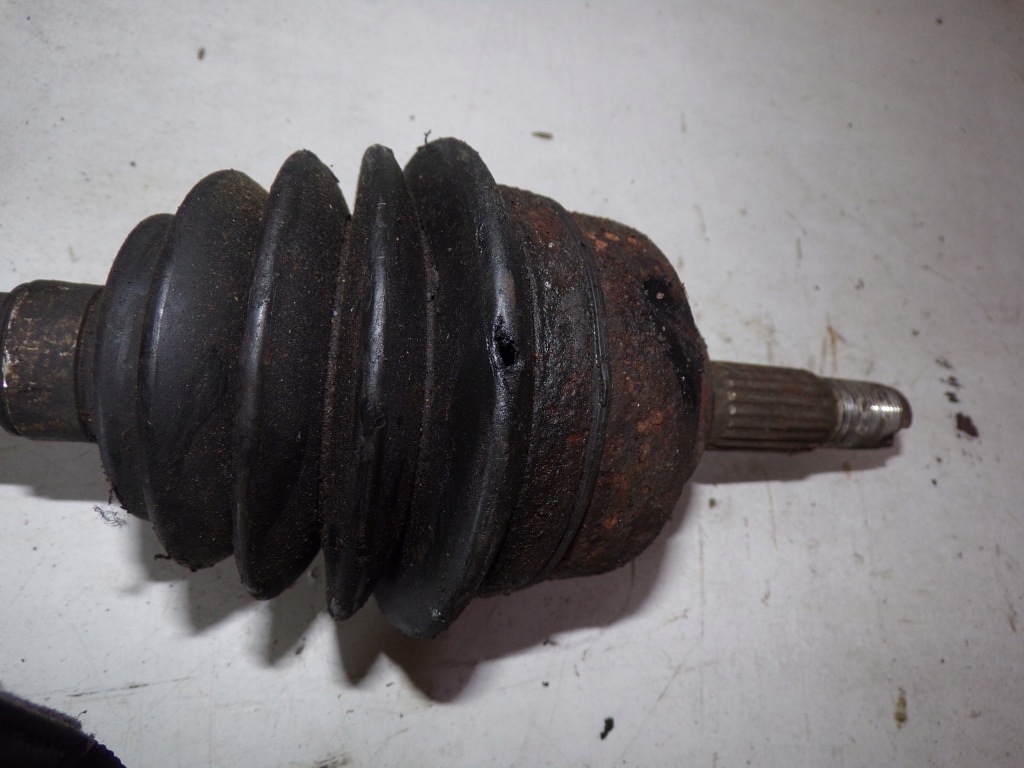 Приводной вал левая короткий citroen c3 1.4 b с Разборки