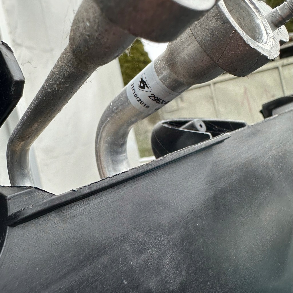 фото №13, Renault zoe охолодження акумулятор захист балка задня