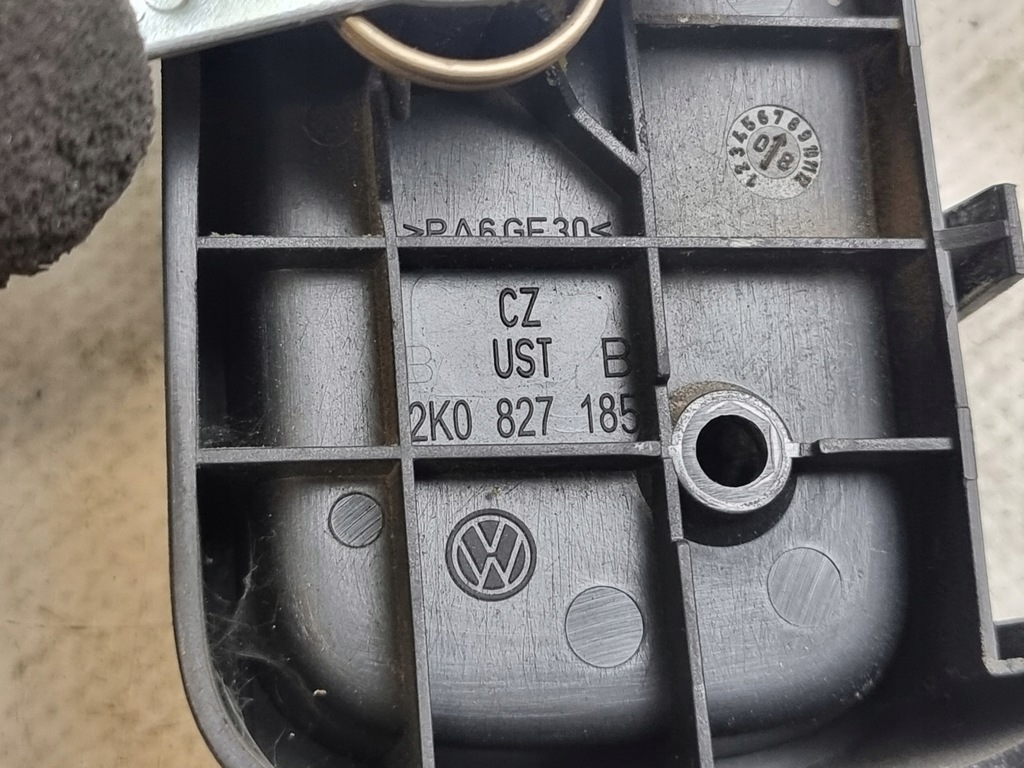 фото №8, Ручка багажника задняя оригинальный номер 2k0827185 volkswagen vw caddy iii