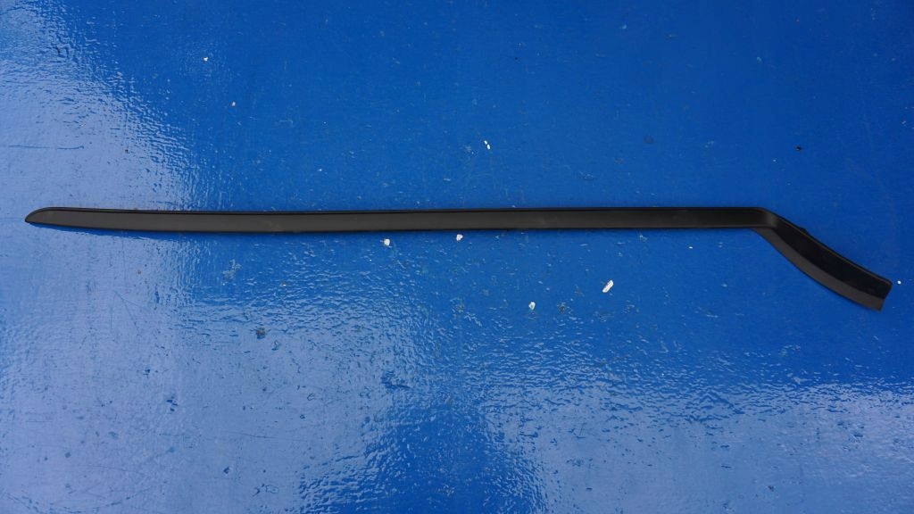 фото №1, Volvo xc40 - права молдинг скло передньої