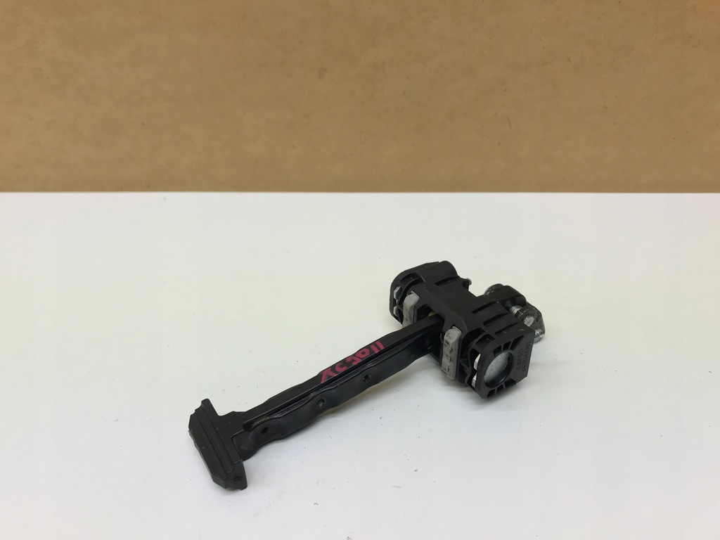 фото №1, Volvo xc90 ii обмежувач двері правий перед