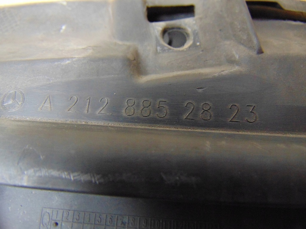 фото №9, Mercedes-benz оригінальний номер a2128852823 решітка вентиляційна, бампер