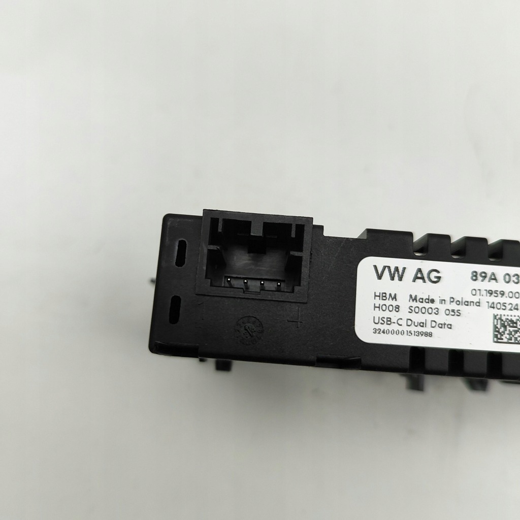 фото №9, Audi q4 sportback e-tron 2024 роз'єм / з'єднувач usb