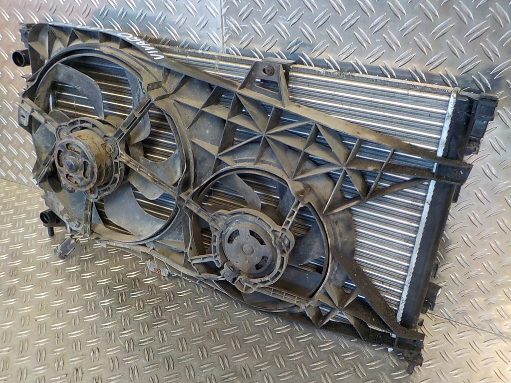 фото №7, Vivaro 2.5 dci 03-08 радиатор комплект