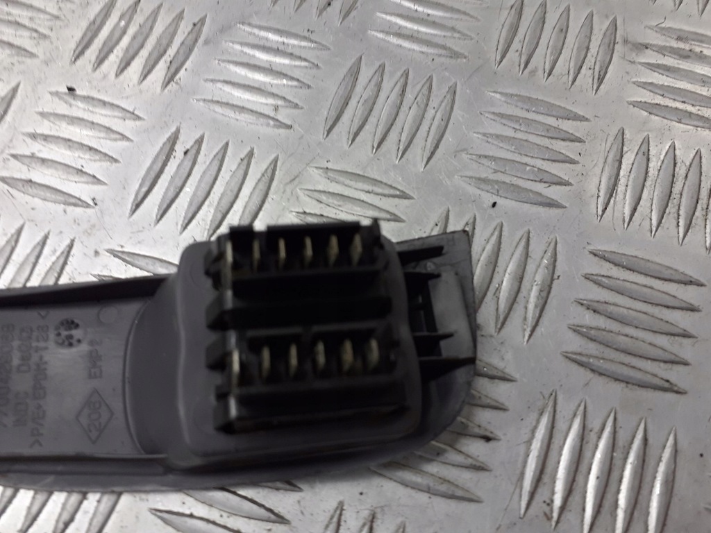 фото №2, Панель вікон водія renault megane i 1.4