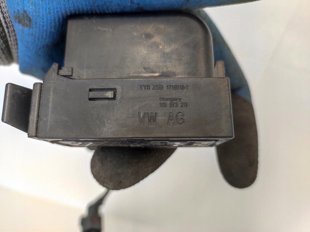 фото №8, Штекер audi a3 08- vag 1k0973213