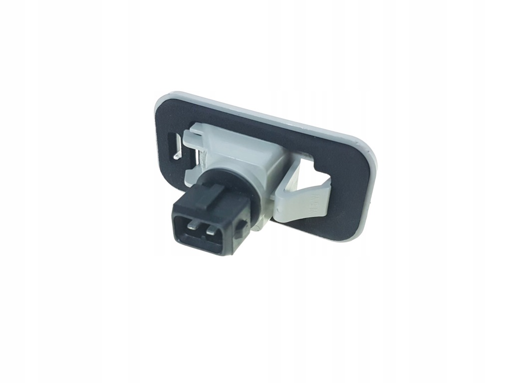 фото №4, Avensis t25 03-08 лампа освітлення панель кришка багажника