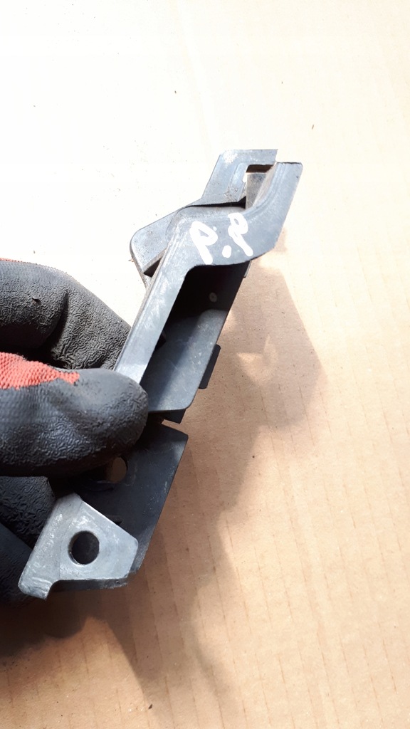 фото №6, A4 b8 s4 направляющая бампера правый перед 8k0807284