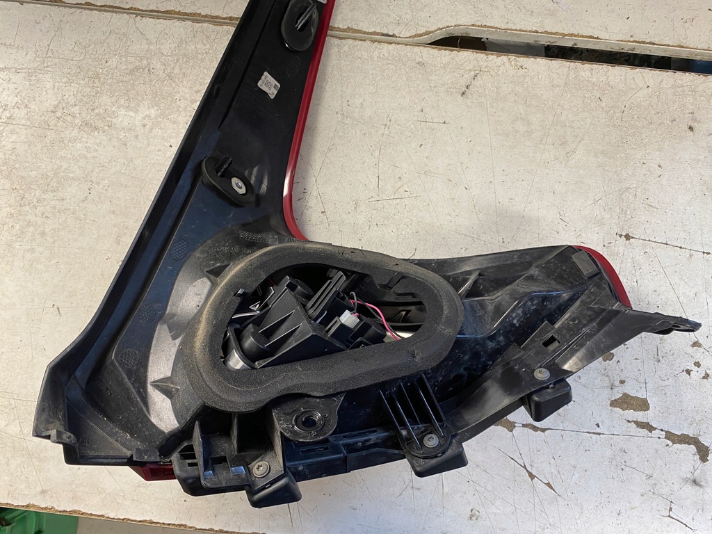 фото №12, Volvo v40 лампа левый задняя 31395844