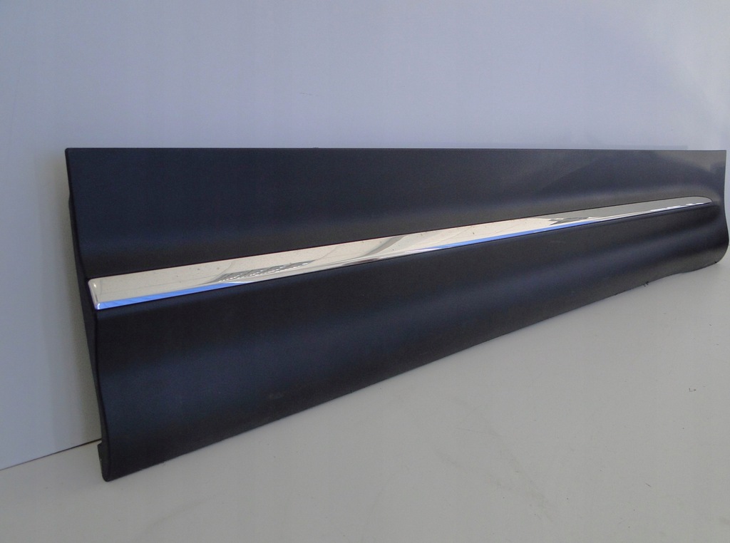 фото №11, Mercedes glb 247 x247 молдинг na двері передні праве amg