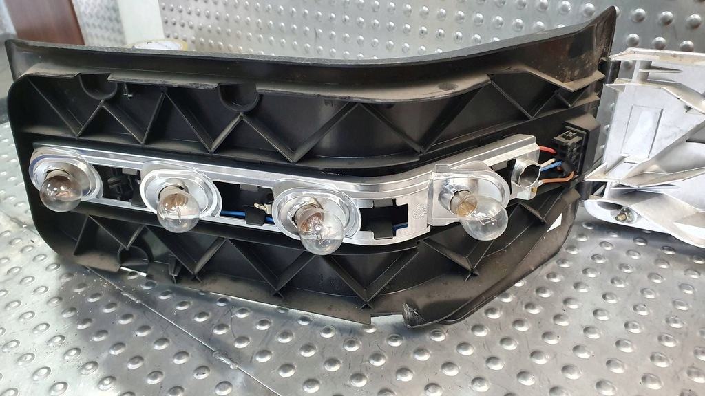 фото №10, Лампа задня права mercedes sl r129 w129 1298201864 89-