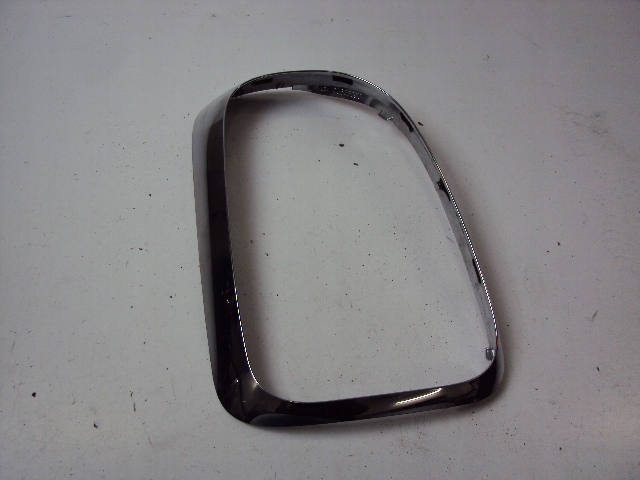 фото №1, Рамка лампи лівий задня mini countryman f60 2010-2016