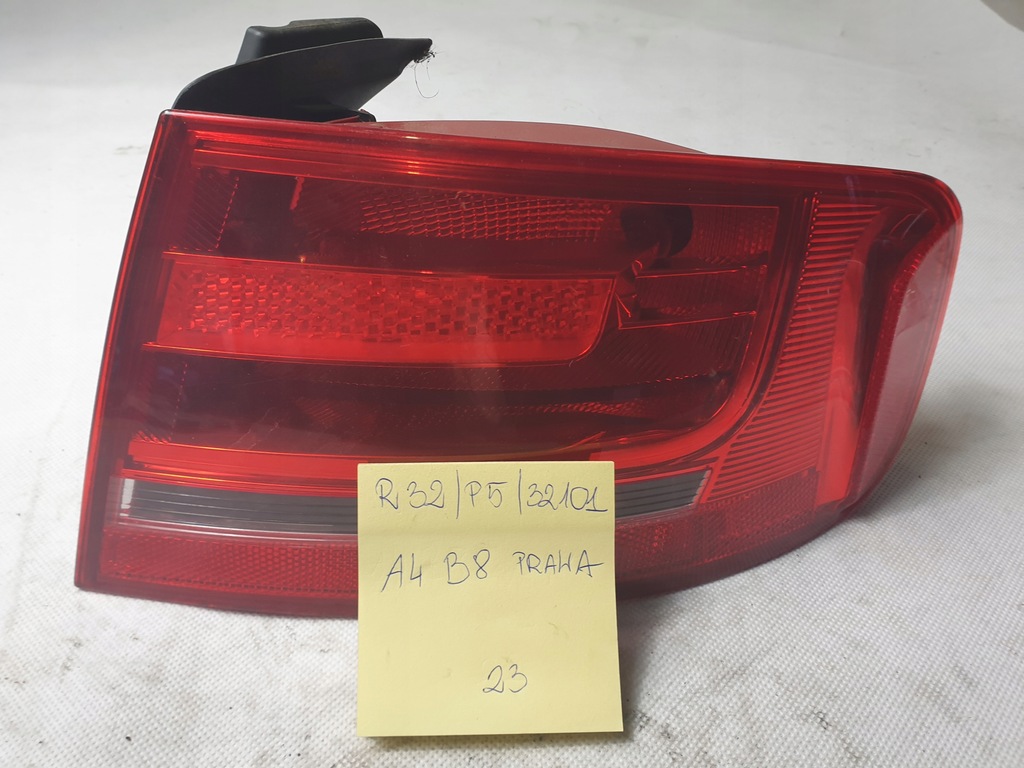 фото №1, Audi a4 b8 лампа правый задняя 8k5945096