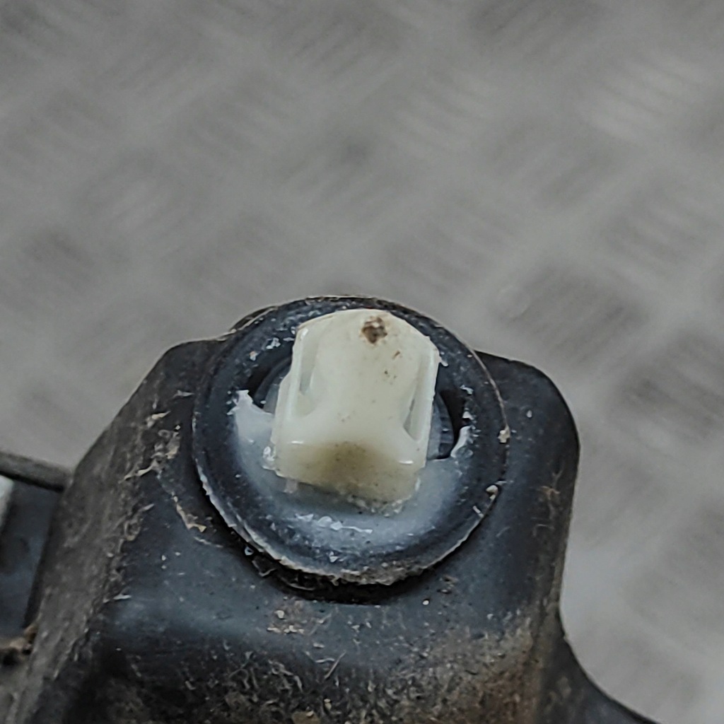 фото №5, Audi q4 sportback e-tron 2024 права сторона бризковики задні