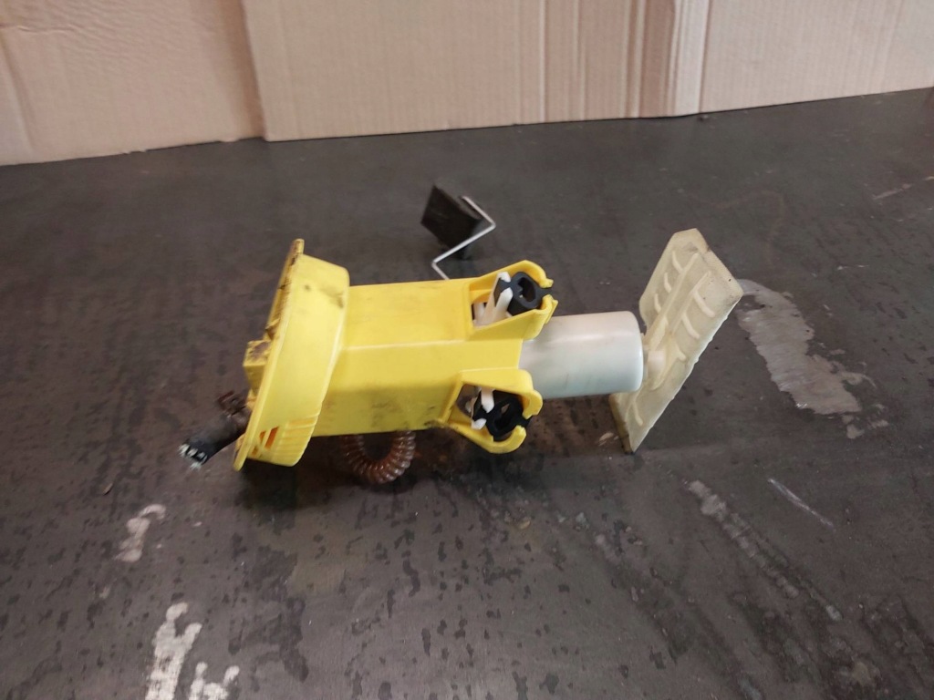 Насос пального w бак bmw 3 e36 316i 6758736 Зі Шроту