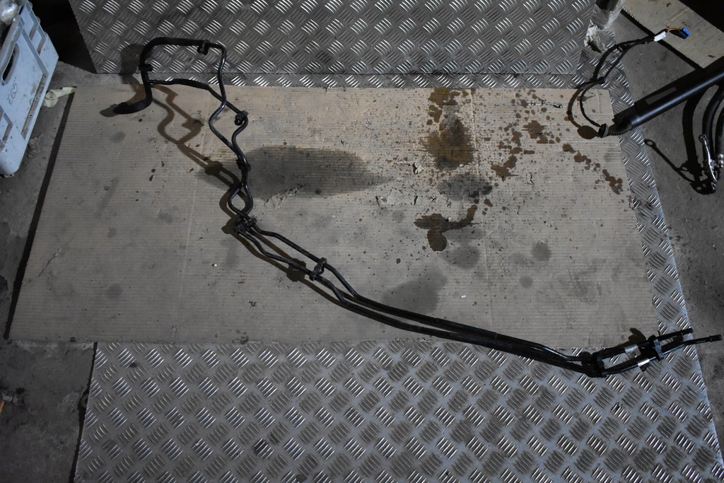 фото №1, Idealne провода топлива mercedes w167 1