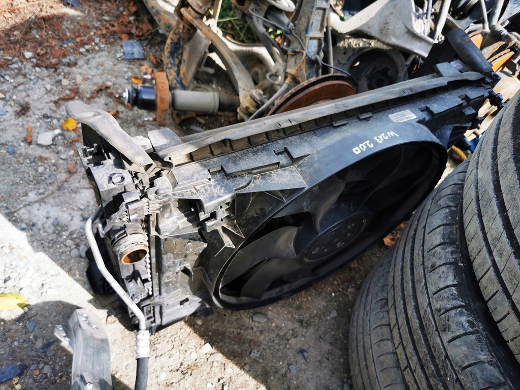 фото №8, Mercedes w 213 amg kompletny перед капот бампер лампа крила kod 197 x