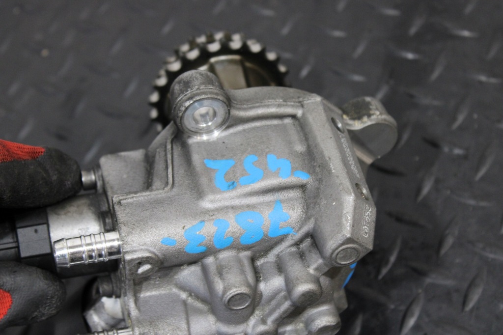 фото №2, Насос впрыскная mini clubman r55 n47 7823452