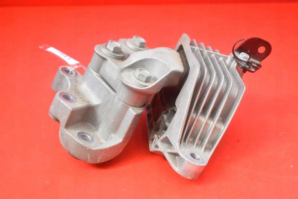 Подушка кронштейн коробки передач 84248716 lfv opel insignia b 1.5 t 140 km Недорого